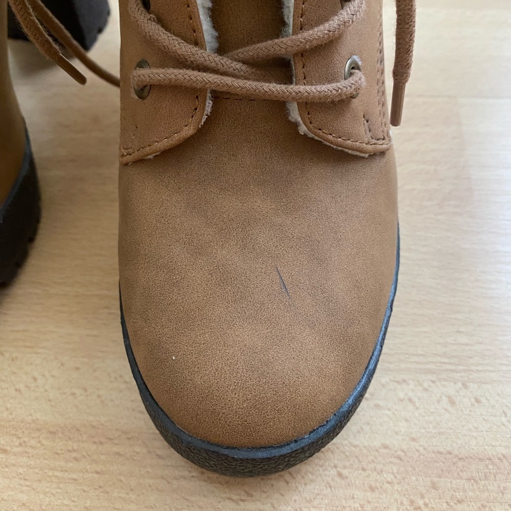 Boots - Picture 9 of 9